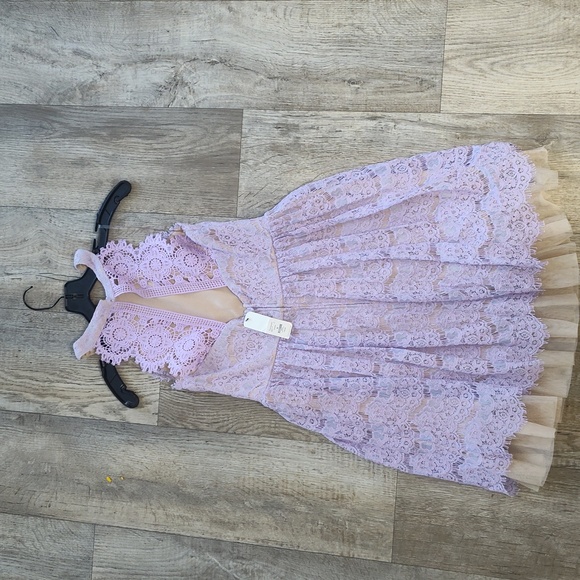 Francesca's Lace Lilac Dress - Picture 2 of 11